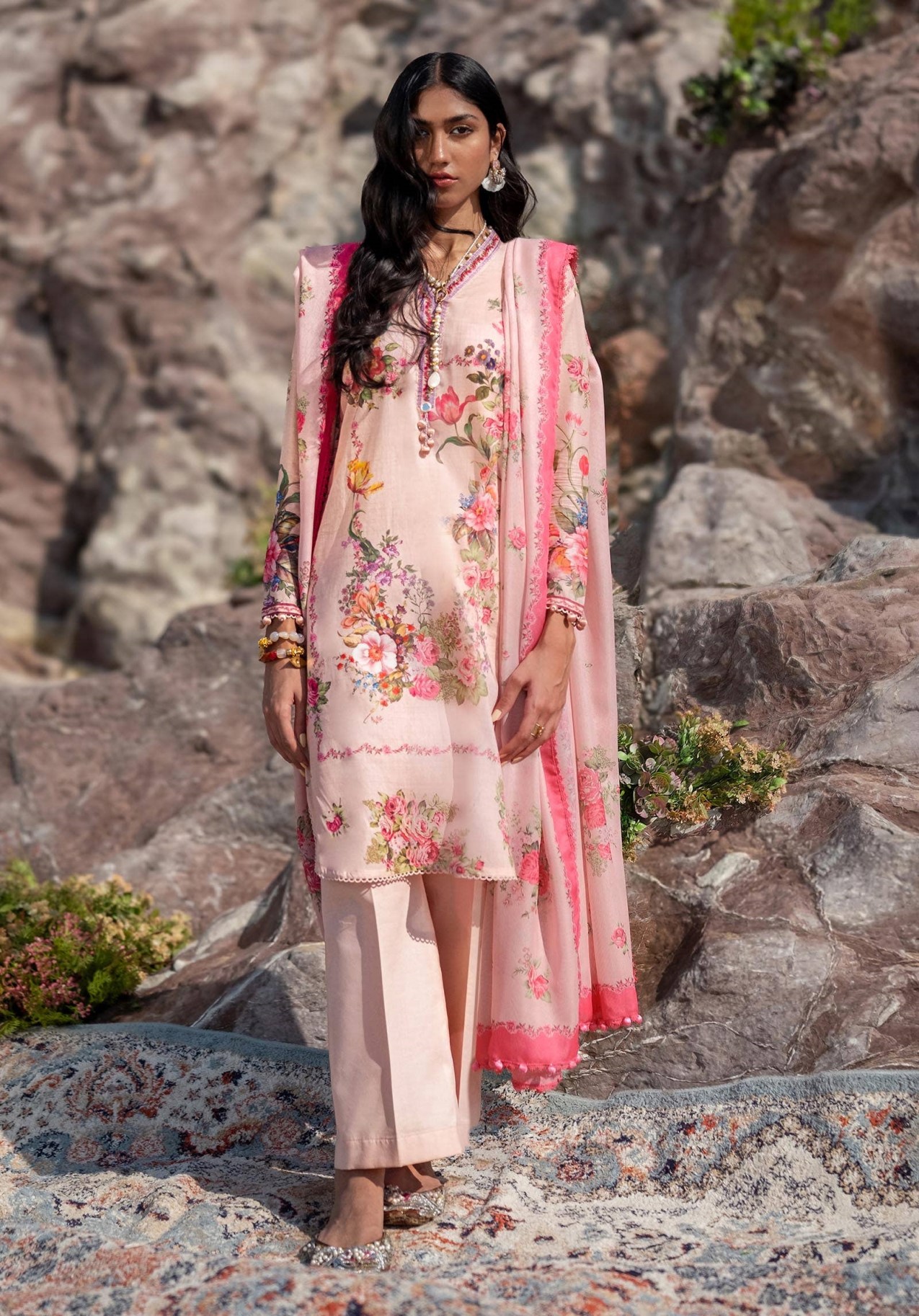 Latest Pakistani Suits Sana Safinaz Mahay Spring 3 Pc Collection